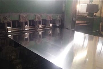 Introduksjon til fasilitetene og verkstedene til et 4x8 aluminiumsplateanlegg