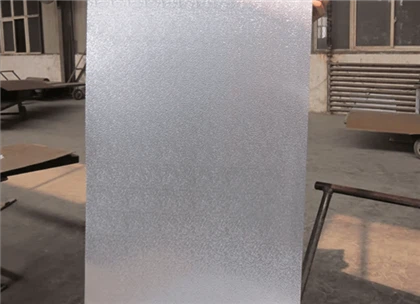 Belagt stukkende preget aluminiumsfolie for termisk isolasjon